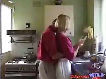 Vk little sex türk karı koca leri yorgan altı  resmi